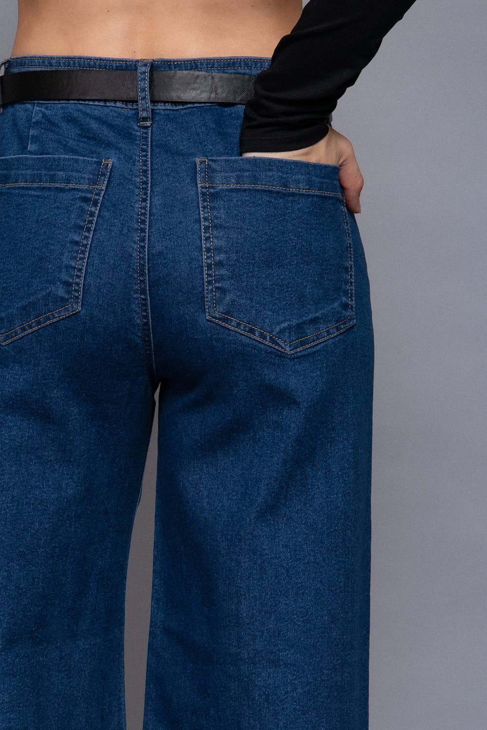 Belted Relaxed Leg Stretch Denim Pants